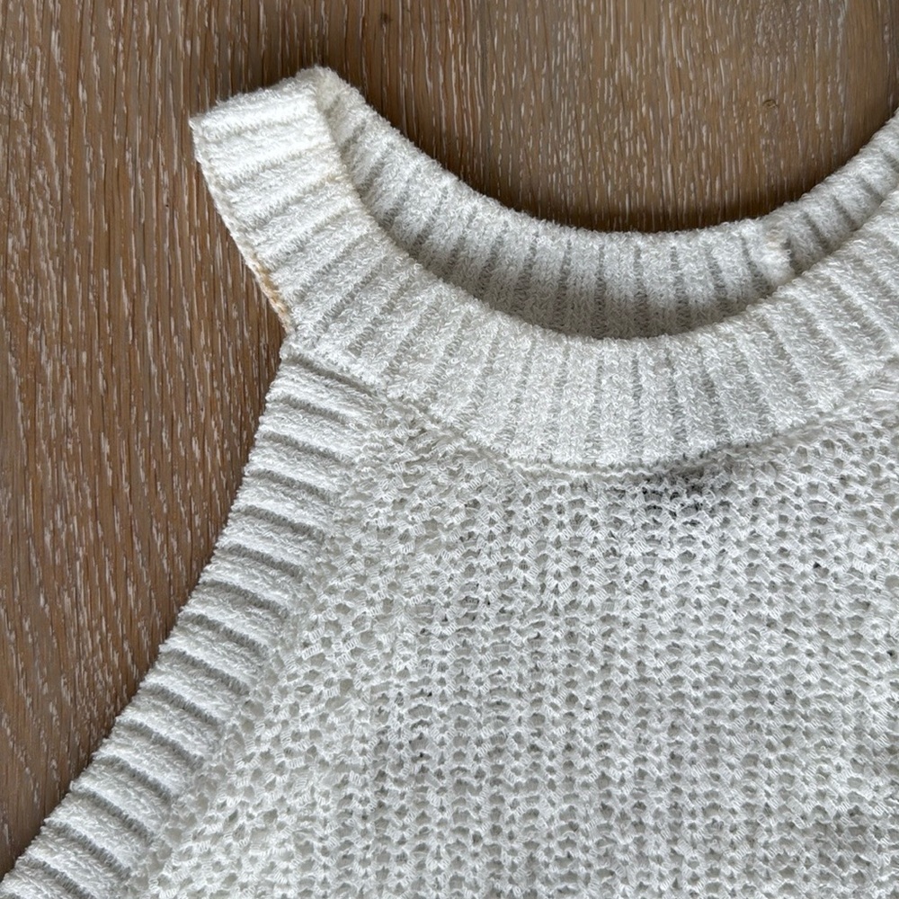 H&M Divided 1 black & 1 white sweater crop tops. Size Small. - Picture 4 of 7